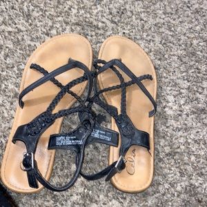 These are sandals that i won’t be wearing anymore bc they are a little to small